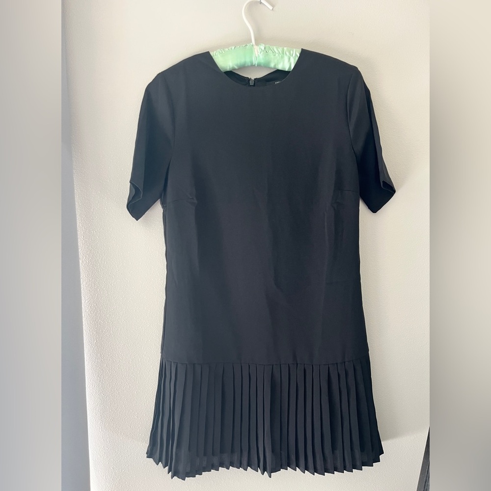 Forever 21 Elegant Black Pleated Dress